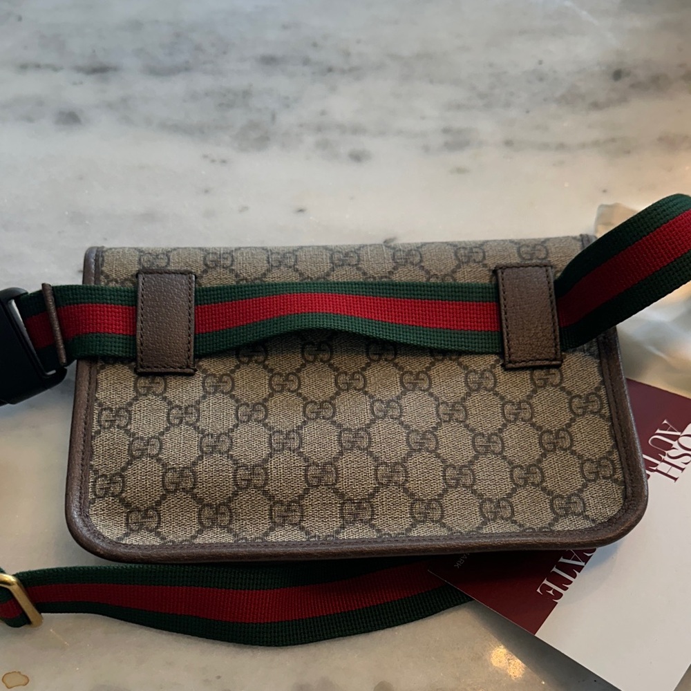 Gucci Beige Monogram Shoulder Bag with Green and Red Strap - Picture 6 of 6